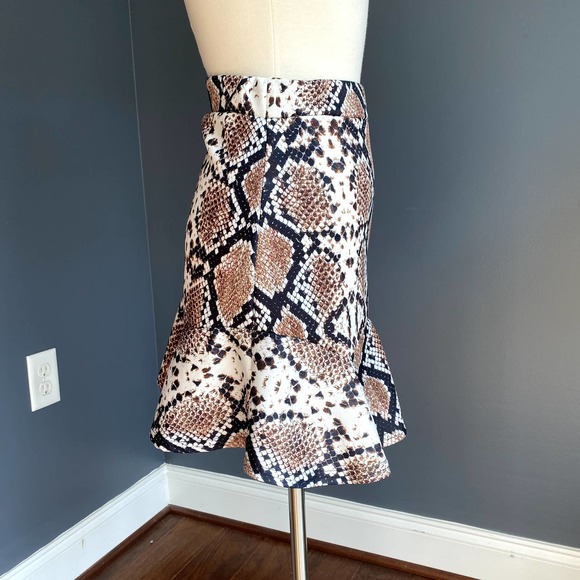 High waisted snake print mini skirt - Picture 2 of 7